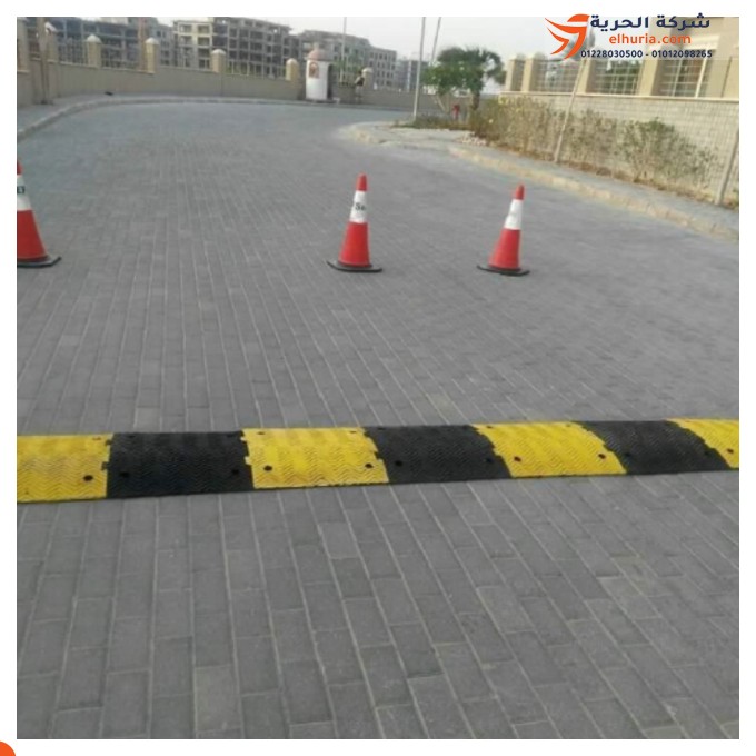 Industrial speed bump measuring 1 meter * meter made of reinforced rubber - superior safety for vital areas